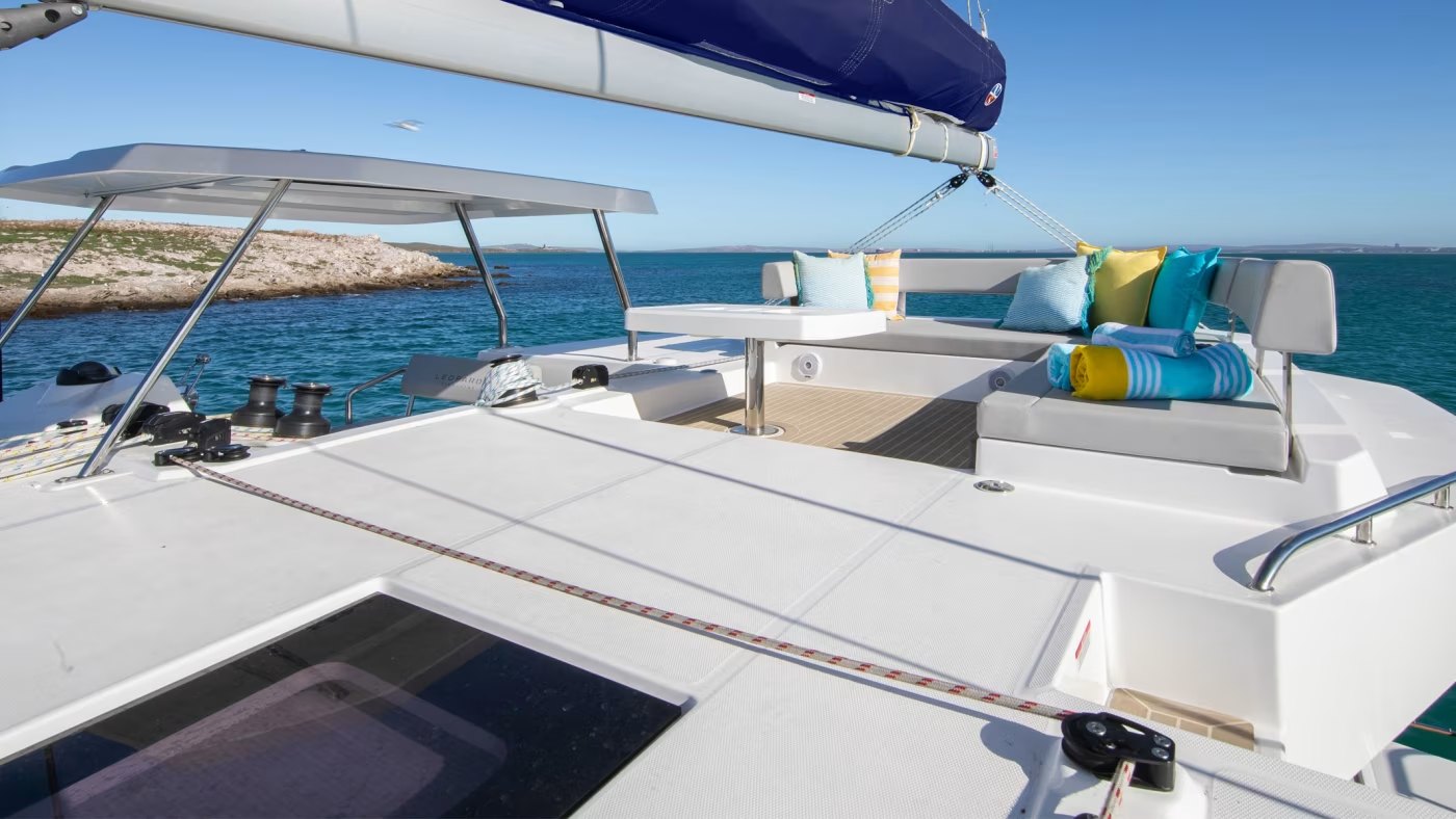 Sun lounge on the foredeck of the Leopard 42