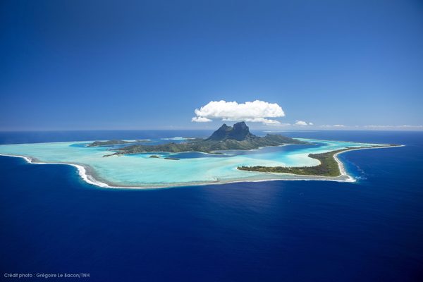 Sailing French Polynesia — Taha'a and Bora Bora